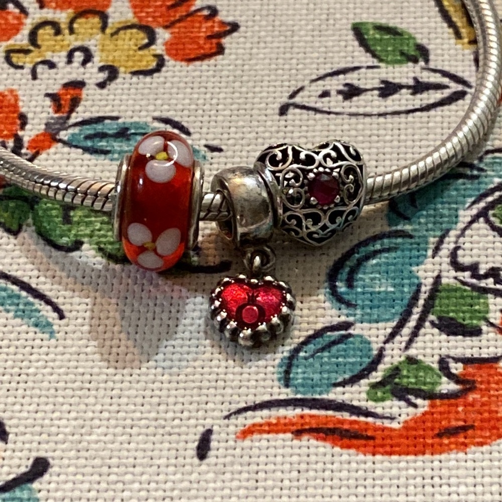 Red Pandora charm set